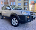 Сірий Хендай Туксон, об'ємом двигуна 2 л та пробігом 215 тис. км за 7350 $, фото 2 на Automoto.ua