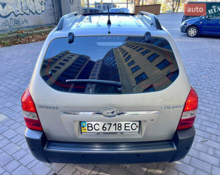 Сірий Хендай Туксон, об'ємом двигуна 2 л та пробігом 215 тис. км за 7350 $, фото 8 на Automoto.ua