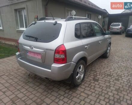 Серый Хендай Туксон, объемом двигателя 2 л и пробегом 226 тыс. км за 6200 $, фото 4 на Automoto.ua