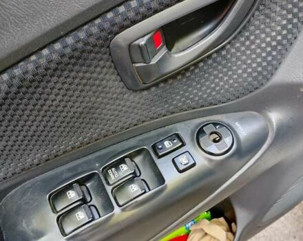 Сірий Хендай Туксон, об'ємом двигуна 2 л та пробігом 277 тис. км за 8000 $, фото 13 на Automoto.ua