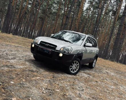 Сірий Хендай Туксон, об'ємом двигуна 1.98 л та пробігом 186 тис. км за 8200 $, фото 14 на Automoto.ua