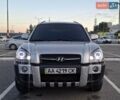 Серый Хендай Туксон, объемом двигателя 1.98 л и пробегом 298 тыс. км за 7100 $, фото 1 на Automoto.ua