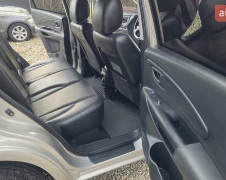 Хендай Туксон 2006 в Тячеве на Automoto.ua Серый Хендай Туксон, объемом двигателя 1.98 л и пробегом 192 тыс. км за 6950 $, фото 13 на Automoto.ua