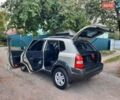 Сірий Хендай Туксон, об'ємом двигуна 2 л та пробігом 197 тис. км за 7800 $, фото 94 на Automoto.ua