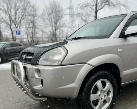 Сірий Хендай Туксон, об'ємом двигуна 1.99 л та пробігом 252 тис. км за 6700 $, фото 23 на Automoto.ua