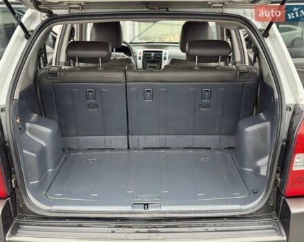 Серый Хендай Туксон, объемом двигателя 1.98 л и пробегом 252 тыс. км за 6950 $, фото 23 на Automoto.ua