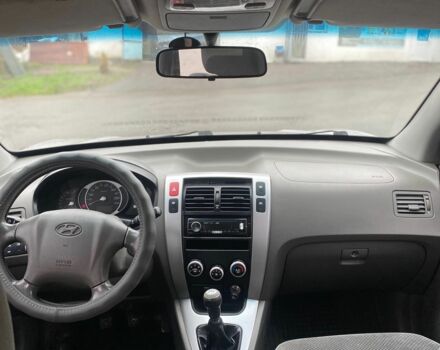 Серый Хендай Туксон, объемом двигателя 2 л и пробегом 189 тыс. км за 6700 $, фото 12 на Automoto.ua