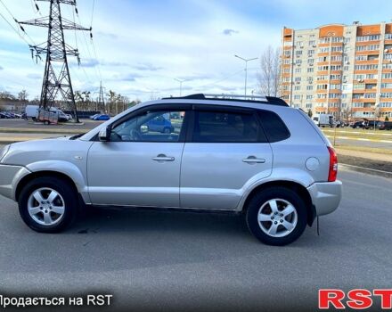 Сірий Хендай Туксон, об'ємом двигуна 2 л та пробігом 245 тис. км за 6500 $, фото 2 на Automoto.ua