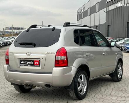 Сірий Хендай Туксон, об'ємом двигуна 2 л та пробігом 263 тис. км за 7440 $, фото 6 на Automoto.ua