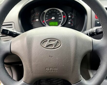 Серый Хендай Туксон, объемом двигателя 2 л и пробегом 228 тыс. км за 8000 $, фото 7 на Automoto.ua