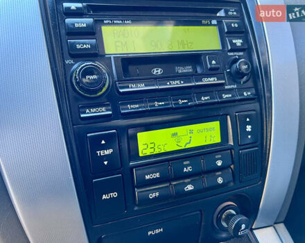 Сірий Хендай Туксон, об'ємом двигуна 2 л та пробігом 215 тис. км за 7350 $, фото 26 на Automoto.ua