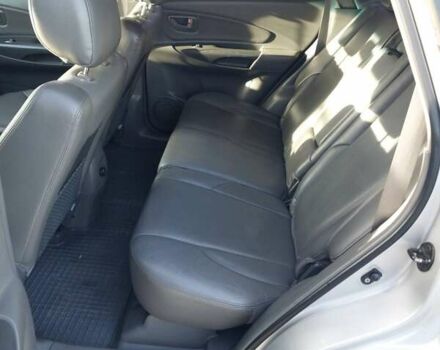 Хендай Туксон 2006 в Бродах на Automoto.ua Серый Хендай Туксон, объемом двигателя 1.98 л и пробегом 215 тыс. км за 6300 $, фото 10 на Automoto.ua