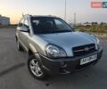 Серый Хендай Туксон, объемом двигателя 2 л и пробегом 261 тыс. км за 6700 $, фото 1 на Automoto.ua