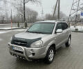 Сірий Хендай Туксон, об'ємом двигуна 1.99 л та пробігом 252 тис. км за 6700 $, фото 3 на Automoto.ua