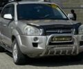 Серый Хендай Туксон, объемом двигателя 2 л и пробегом 289 тыс. км за 8500 $, фото 1 на Automoto.ua