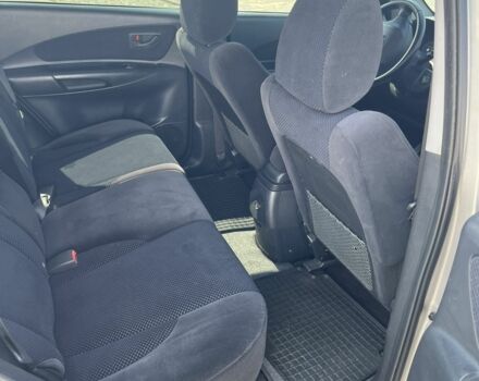 Сірий Хендай Туксон, об'ємом двигуна 2 л та пробігом 240 тис. км за 8200 $, фото 4 на Automoto.ua