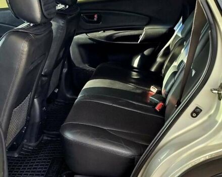 Сірий Хендай Туксон, об'ємом двигуна 2 л та пробігом 198 тис. км за 8250 $, фото 7 на Automoto.ua