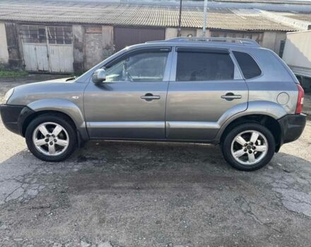 Хендай Туксон 2007 у Харкові на Automoto.ua Сірий Хендай Туксон, об'ємом двигуна 2 л та пробігом 211 тис. км за 4000 $, фото 4 на Automoto.ua