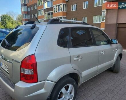 Сірий Хендай Туксон, об'ємом двигуна 1.98 л та пробігом 233 тис. км за 6100 $, фото 2 на Automoto.ua