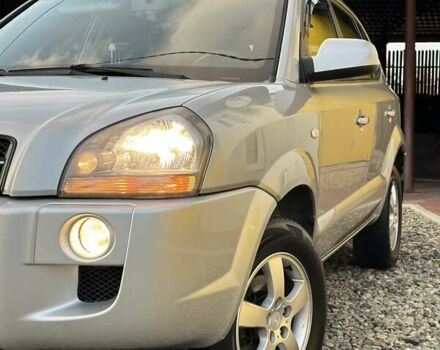Хендай Туксон 2007 в Бережанах на Automoto.ua Серый Хендай Туксон, объемом двигателя 2 л и пробегом 172 тыс. км за 7400 $, фото 4 на Automoto.ua