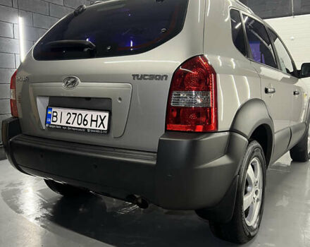 Хендай Туксон 2007 в Полтаве на Automoto.ua Серый Хендай Туксон, объемом двигателя 1.98 л и пробегом 190 тыс. км за 8300 $, фото 20 на Automoto.ua