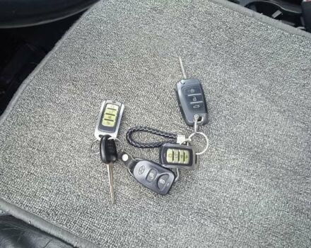 Сірий Хендай Туксон, об'ємом двигуна 1.98 л та пробігом 157 тис. км за 7800 $, фото 31 на Automoto.ua