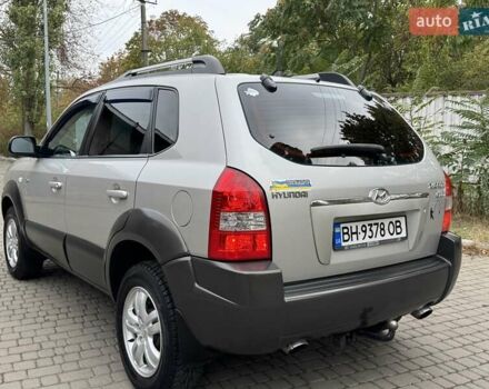 Сірий Хендай Туксон, об'ємом двигуна 1.99 л та пробігом 208 тис. км за 8400 $, фото 26 на Automoto.ua