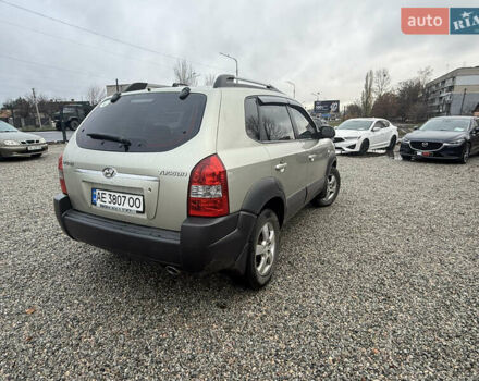 Сірий Хендай Туксон, об'ємом двигуна 1.98 л та пробігом 169 тис. км за 7890 $, фото 5 на Automoto.ua