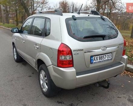 Сірий Хендай Туксон, об'ємом двигуна 2 л та пробігом 203 тис. км за 7700 $, фото 7 на Automoto.ua