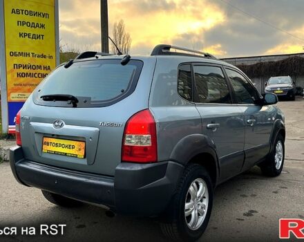 Сірий Хендай Туксон, об'ємом двигуна 2 л та пробігом 281 тис. км за 7200 $, фото 4 на Automoto.ua