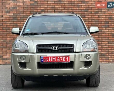 Серый Хендай Туксон, объемом двигателя 2 л и пробегом 271 тыс. км за 7400 $, фото 20 на Automoto.ua