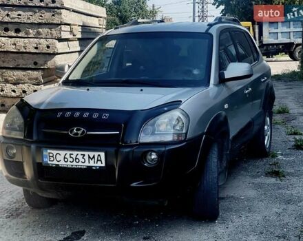 Сірий Хендай Туксон, об'ємом двигуна 2 л та пробігом 192 тис. км за 6500 $, фото 3 на Automoto.ua