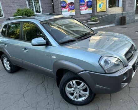 Серый Хендай Туксон, объемом двигателя 2 л и пробегом 110 тыс. км за 10500 $, фото 1 на Automoto.ua