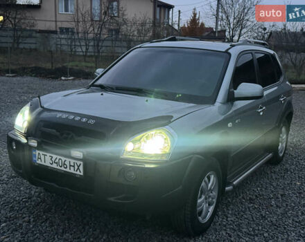 Хендай Туксон 2007 у Хмельницькому на Automoto.ua Сірий Хендай Туксон, об'ємом двигуна 1.98 л та пробігом 216 тис. км за 7900 $, фото 52 на Automoto.ua