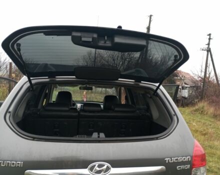 Сірий Хендай Туксон, об'ємом двигуна 2 л та пробігом 267 тис. км за 8300 $, фото 17 на Automoto.ua