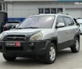 Серый Хендай Туксон, объемом двигателя 2 л и пробегом 214 тыс. км за 7990 $, фото 1 на Automoto.ua