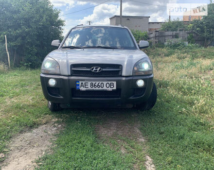 Сірий Хендай Туксон, об'ємом двигуна 1.98 л та пробігом 227 тис. км за 7500 $, фото 1 на Automoto.ua