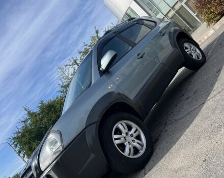 Сірий Хендай Туксон, об'ємом двигуна 2 л та пробігом 170 тис. км за 8700 $, фото 3 на Automoto.ua