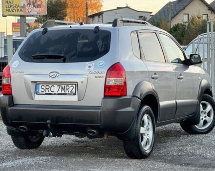 Сірий Хендай Туксон, об'ємом двигуна 2 л та пробігом 233 тис. км за 2350 $, фото 4 на Automoto.ua