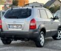 Сірий Хендай Туксон, об'ємом двигуна 2 л та пробігом 233 тис. км за 2350 $, фото 4 на Automoto.ua