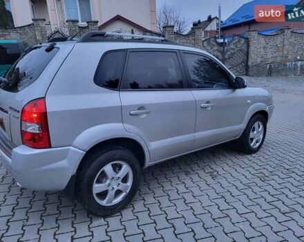 Серый Хендай Туксон, объемом двигателя 2 л и пробегом 240 тыс. км за 8300 $, фото 13 на Automoto.ua
