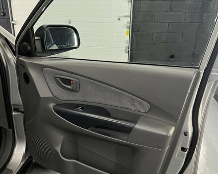 Хендай Туксон 2007 в Полтаве на Automoto.ua Серый Хендай Туксон, объемом двигателя 1.98 л и пробегом 190 тыс. км за 8300 $, фото 10 на Automoto.ua