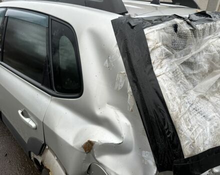 Серый Хендай Туксон, объемом двигателя 2 л и пробегом 350 тыс. км за 3850 $, фото 5 на Automoto.ua