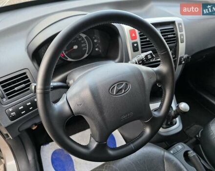 Хендай Туксон 2007 в Луцке на Automoto.ua Серый Хендай Туксон, объемом двигателя 1.98 л и пробегом 120 тыс. км за 7799 $, фото 22 на Automoto.ua