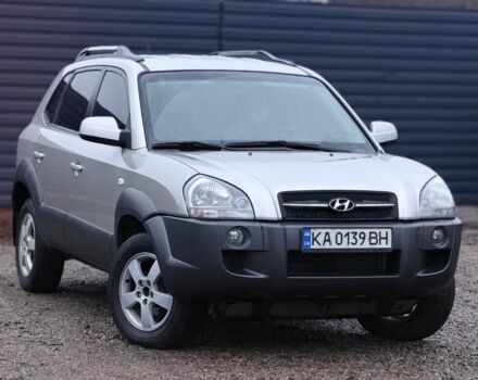 Серый Хендай Туксон, объемом двигателя 2 л и пробегом 305 тыс. км за 7200 $, фото 4 на Automoto.ua