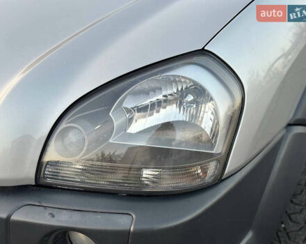 Серый Хендай Туксон, объемом двигателя 1.98 л и пробегом 167 тыс. км за 7300 $, фото 39 на Automoto.ua