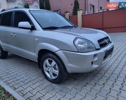 Серый Хендай Туксон, объемом двигателя 2 л и пробегом 240 тыс. км за 8300 $, фото 29 на Automoto.ua