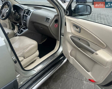 Серый Хендай Туксон, объемом двигателя 1.98 л и пробегом 194 тыс. км за 5500 $, фото 15 на Automoto.ua