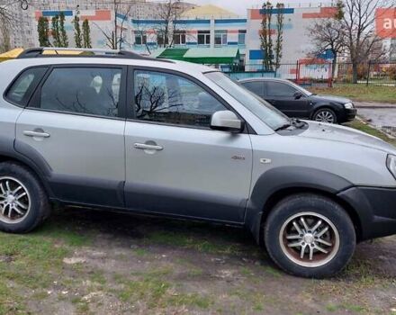 Серый Хендай Туксон, объемом двигателя 1.9 л и пробегом 135 тыс. км за 7800 $, фото 5 на Automoto.ua