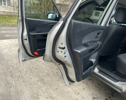 Серый Хендай Туксон, объемом двигателя 2 л и пробегом 290 тыс. км за 6400 $, фото 8 на Automoto.ua